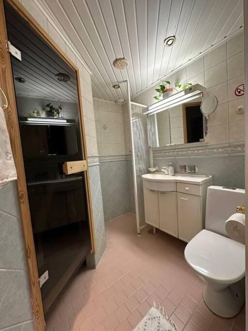 Central City Suite - King Size Bed - Wi-Fi - Sauna Ροβανιέμι Εξωτερικό φωτογραφία