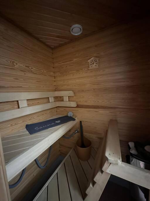 Central City Suite - King Size Bed - Wi-Fi - Sauna Ροβανιέμι Εξωτερικό φωτογραφία